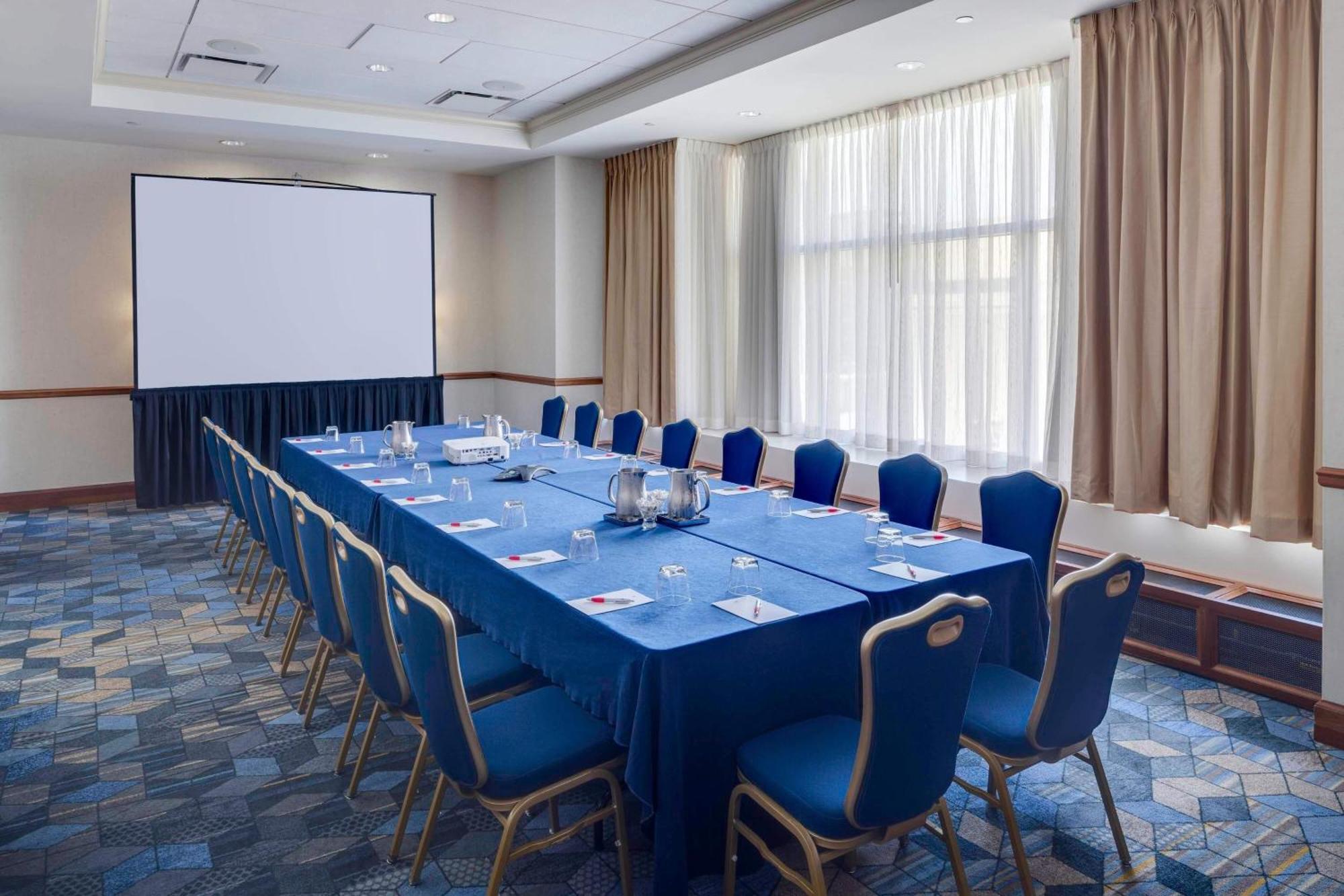 Marriott Downtown Hotel 4*
